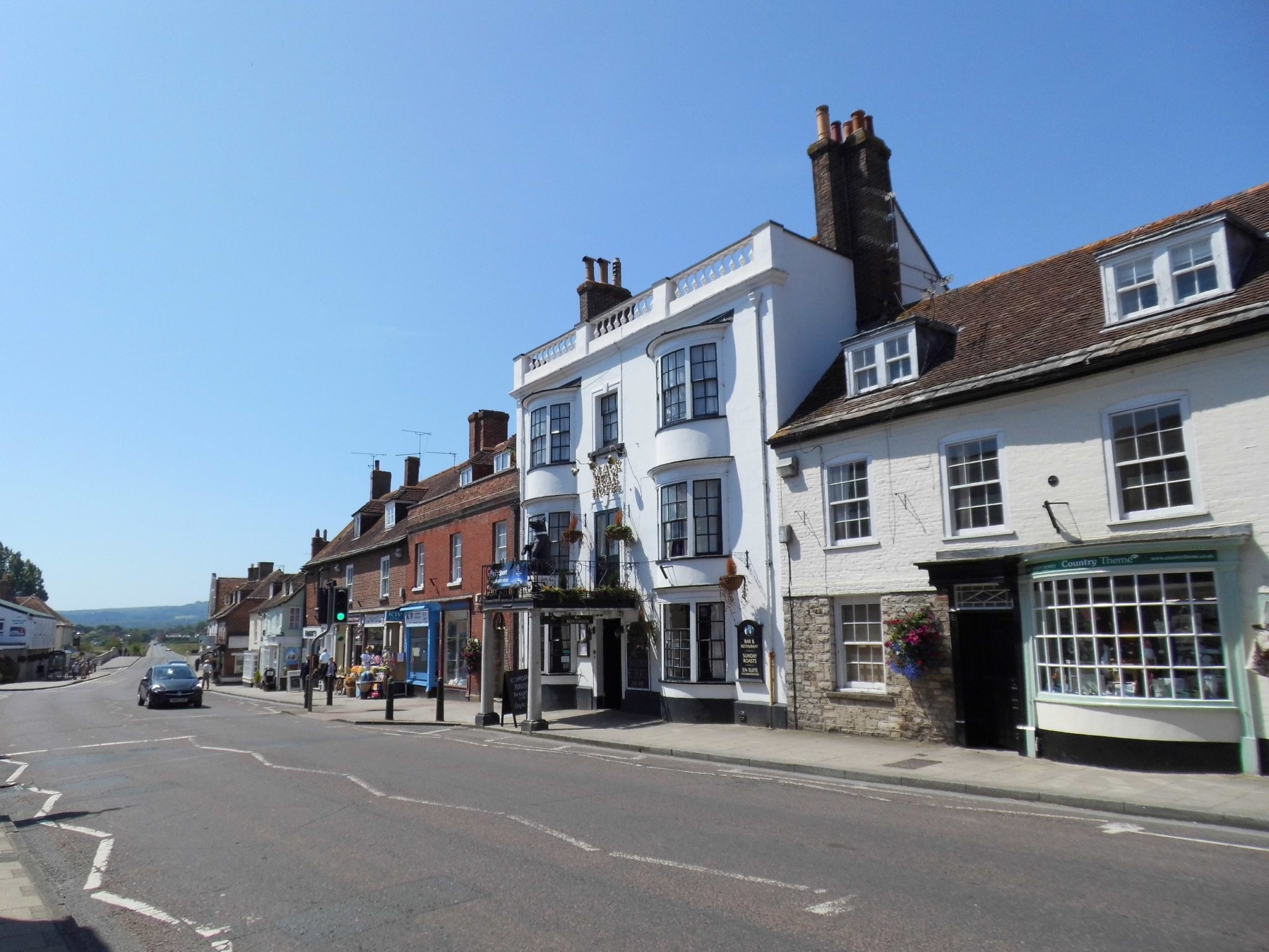 Alex Polizzi famed Dorset boutique set for transformation under