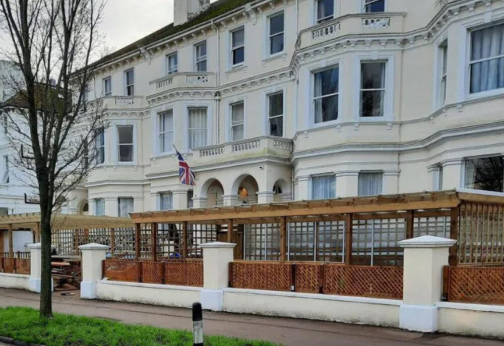 Congress Aparthotel in Eastbourne forced to remove structure